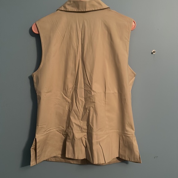 🏷️3 for $15 or 4 for $20🏷️Tan blouse. Like new - Picture 3 of 7